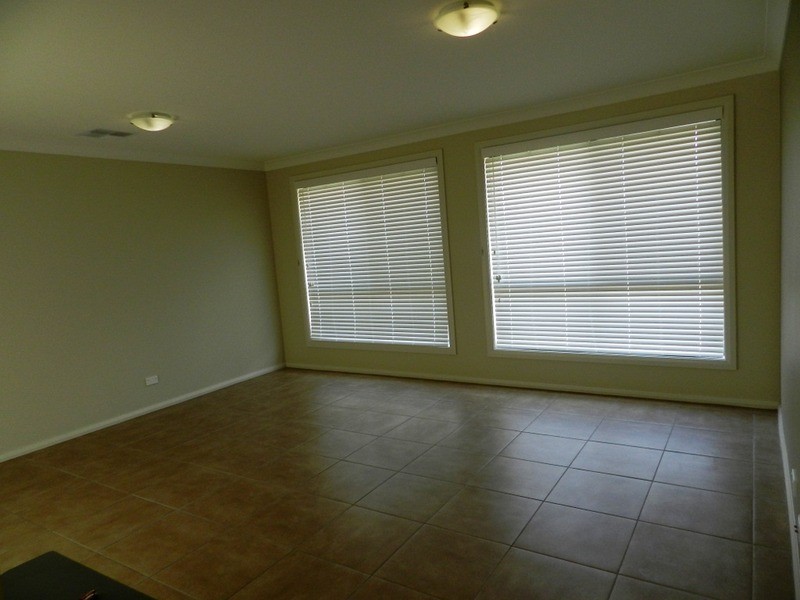 37 McGuire Drive, Goulburn NSW 2580