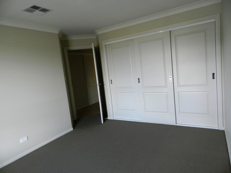 37 McGuire Drive, Goulburn NSW 2580