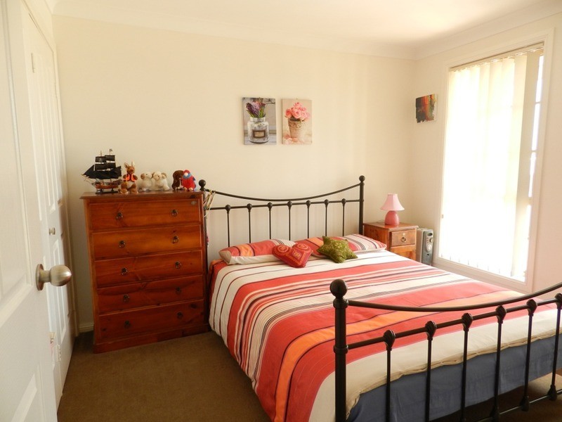 10 Barry Crescent, Goulburn NSW 2580