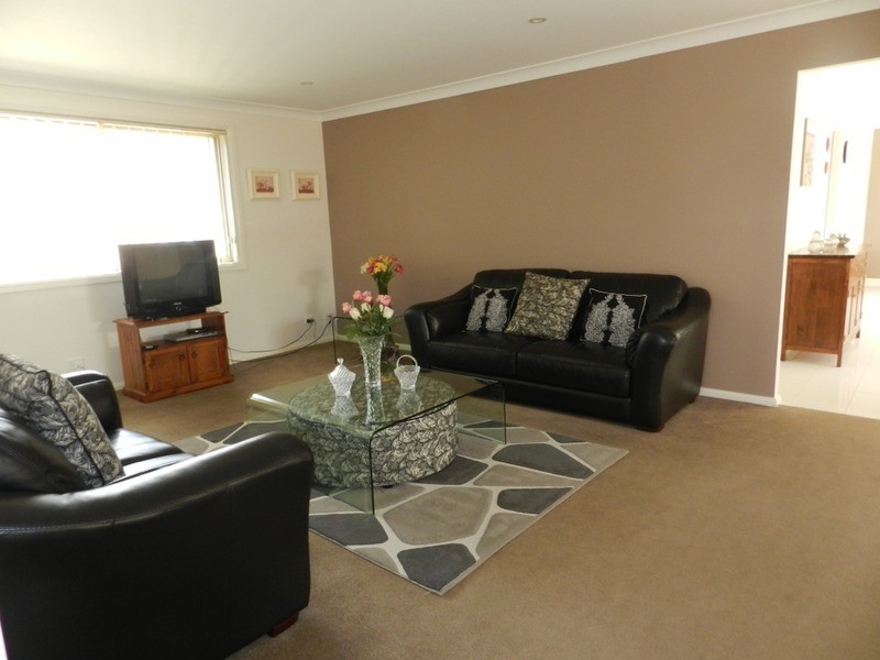 10 Barry Crescent, Goulburn NSW 2580