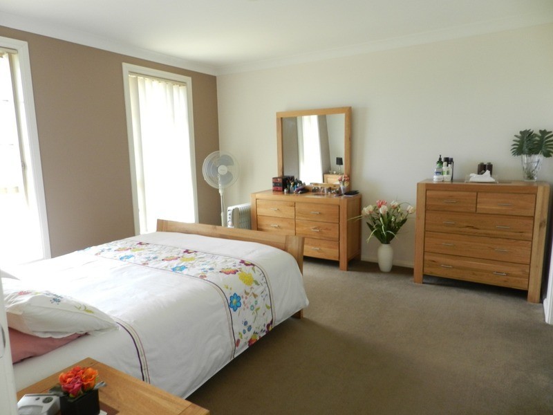 10 Barry Crescent, Goulburn NSW 2580