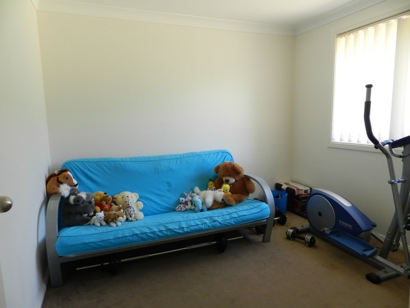 10 Barry Crescent, Goulburn NSW 2580