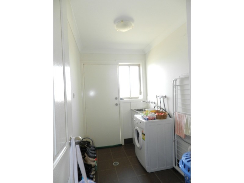 10 Barry Crescent, Goulburn NSW 2580