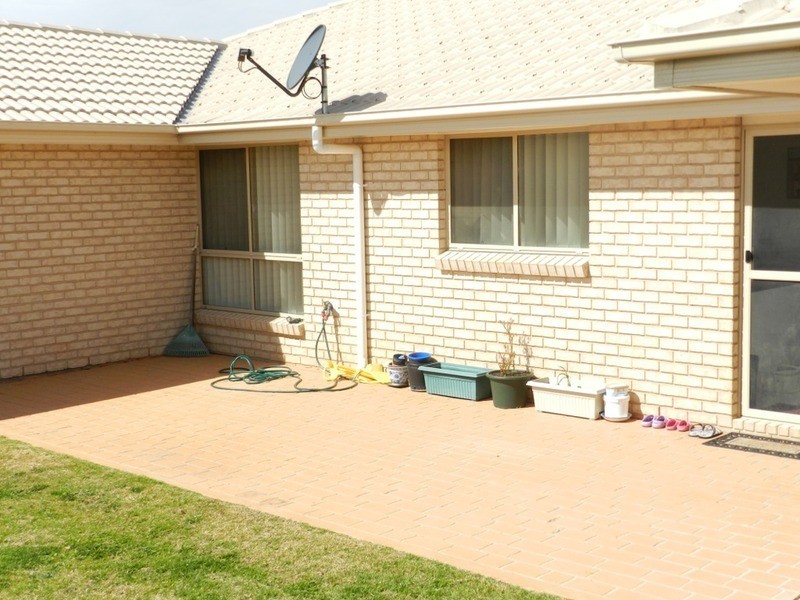 10 Barry Crescent, Goulburn NSW 2580