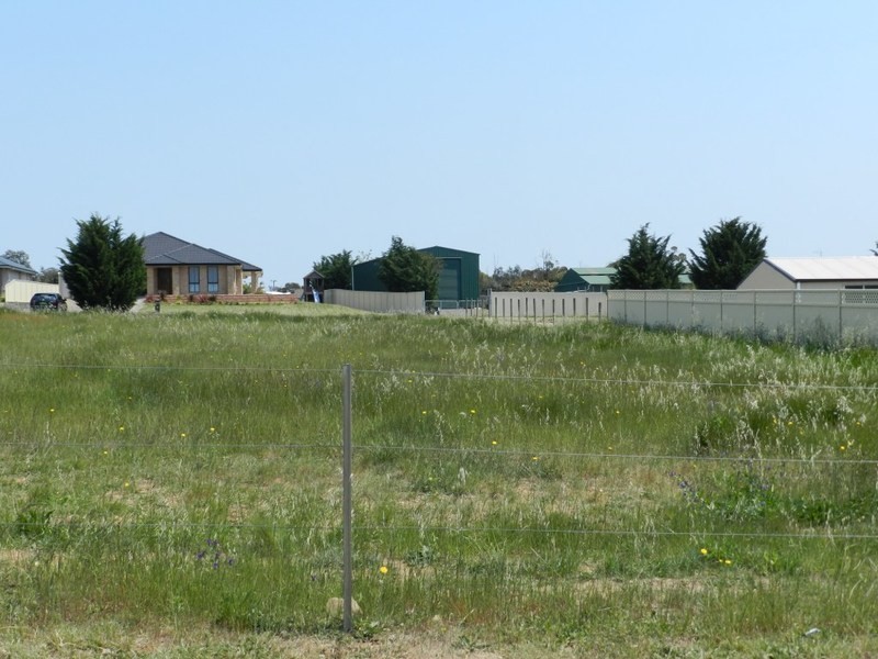 14 Racecourse Drive, Goulburn NSW 2580