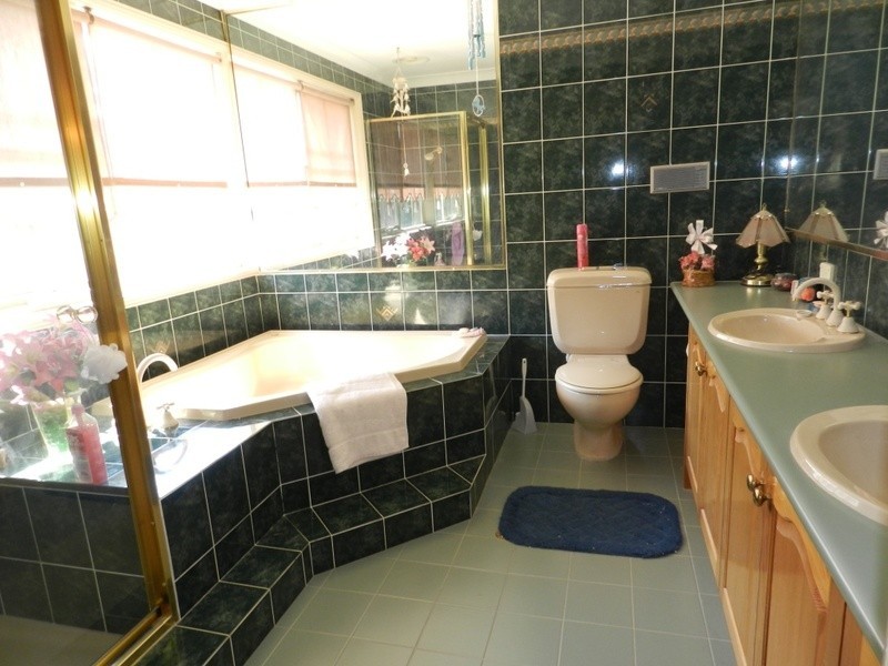 107 Run-O-Waters Drive, Goulburn NSW 2580