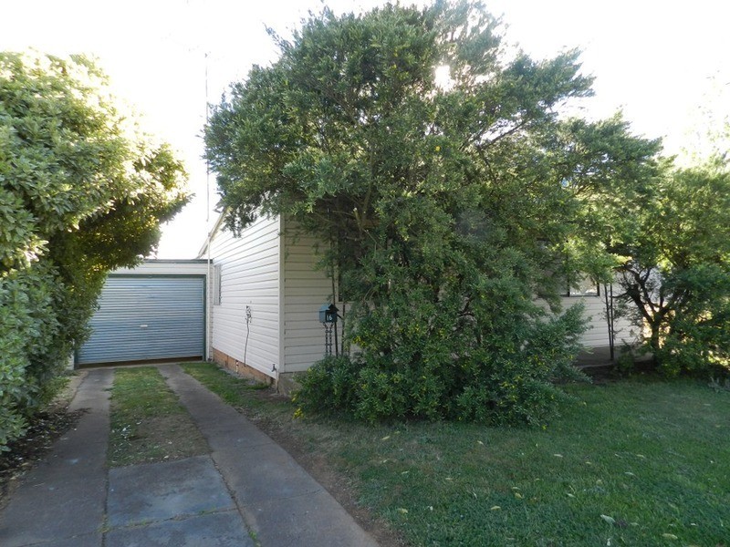 16 Denison Street, Crookwell NSW 2583