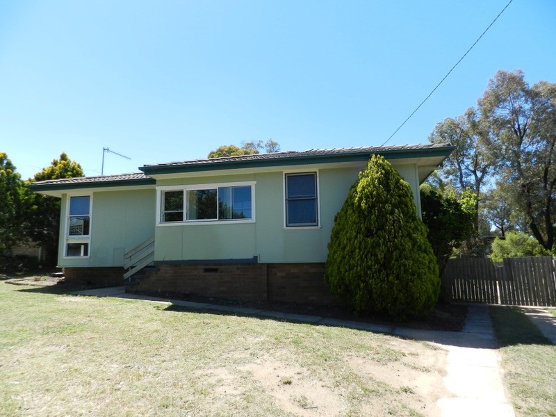 13 Caoura  Crescent, Goulburn NSW 2580