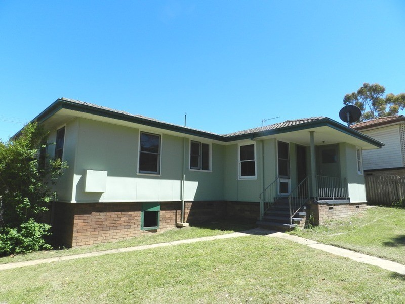 13 Caoura  Crescent, Goulburn NSW 2580