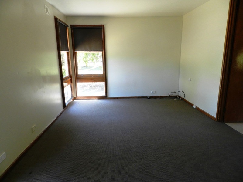 13 Caoura  Crescent, Goulburn NSW 2580