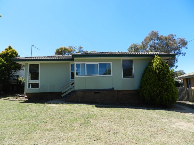13 Caoura  Crescent, Goulburn NSW 2580