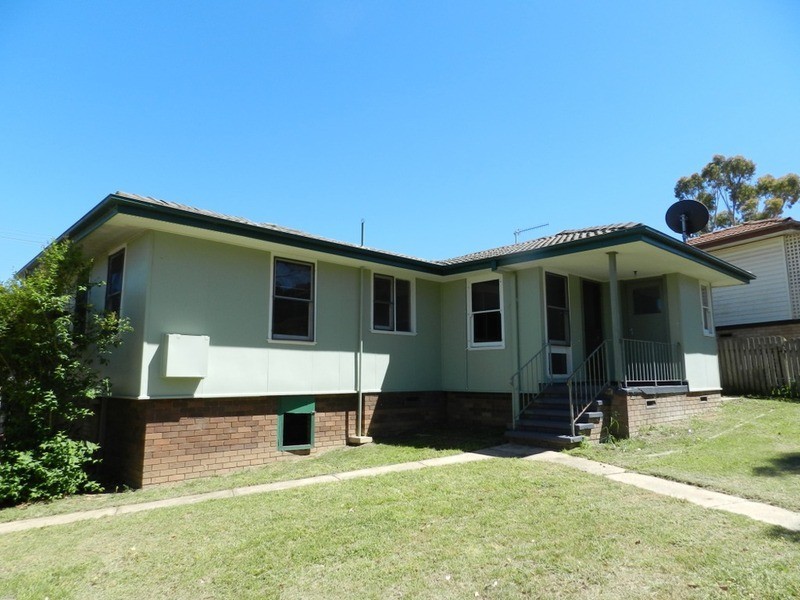 13 Caoura  Crescent, Goulburn NSW 2580