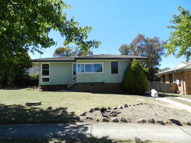 13 Caoura  Crescent, Goulburn NSW 2580