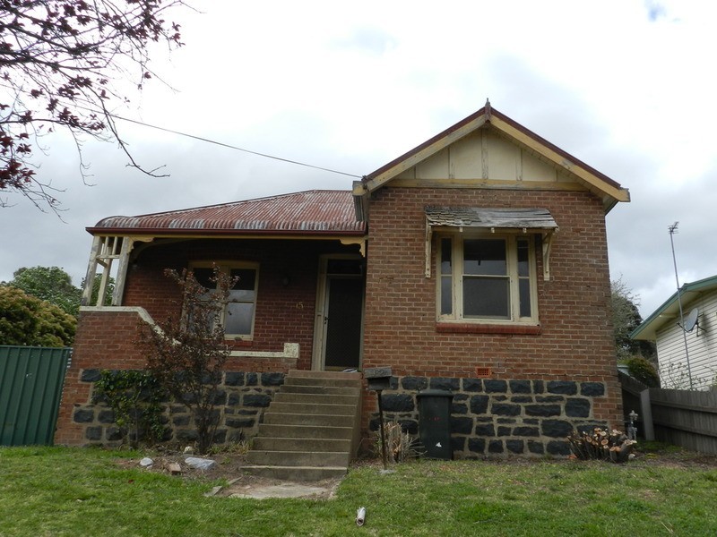 15 Eleanor  Street, Goulburn NSW 2580