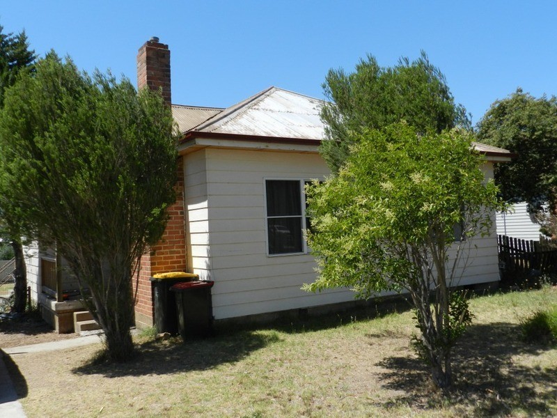 87 Hume  Street, Goulburn NSW 2580