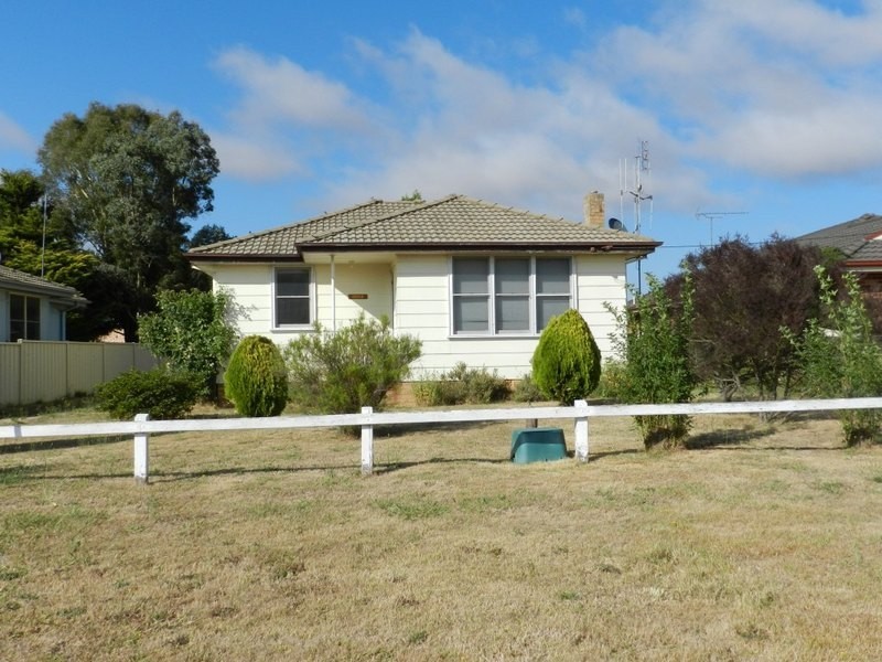 87 Wade  Street, Crookwell NSW 2583