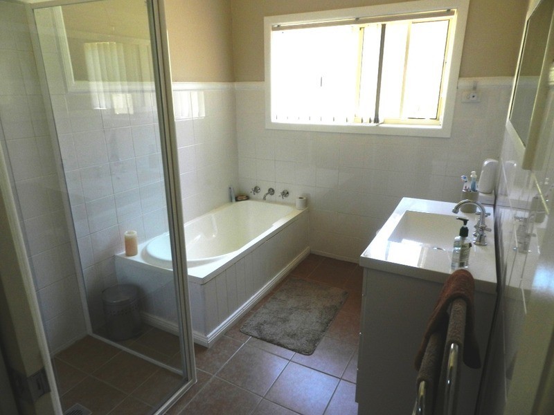 77 Macarthur Street, Taralga NSW 2580