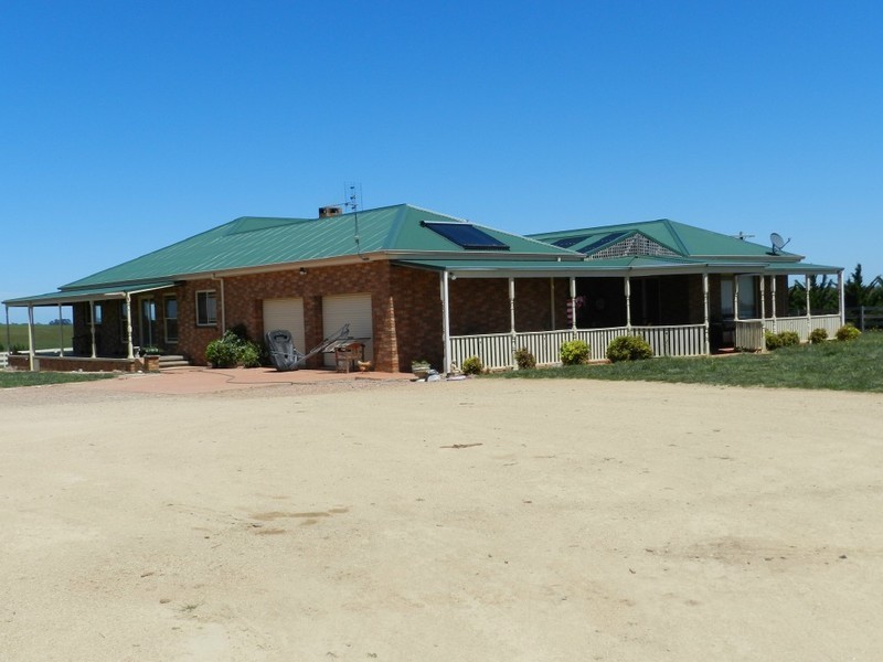 320 Boobalaga Road, Crookwell NSW 2583