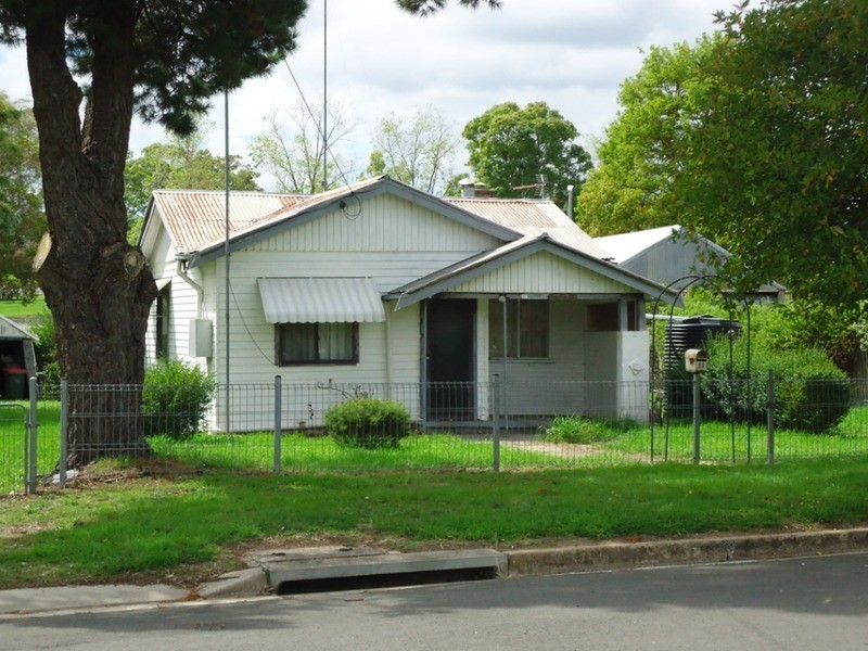 13 Austin Street, Marulan NSW 2579