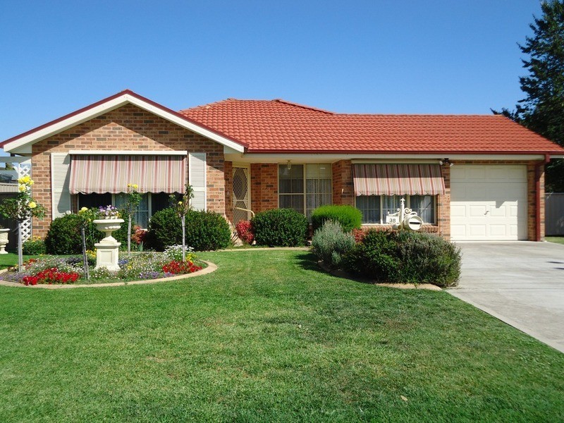 38 Dalley  Street, Goulburn NSW 2580