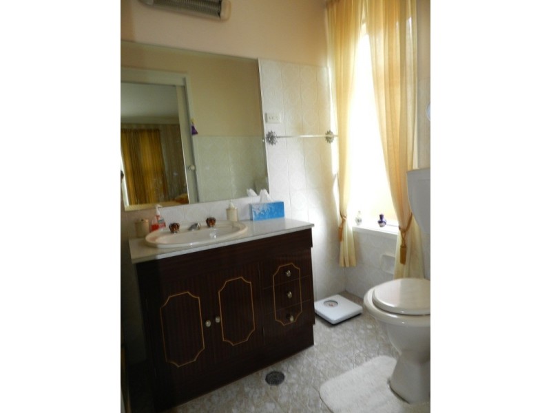 8 Hoddle Avenue, Goulburn NSW 2580