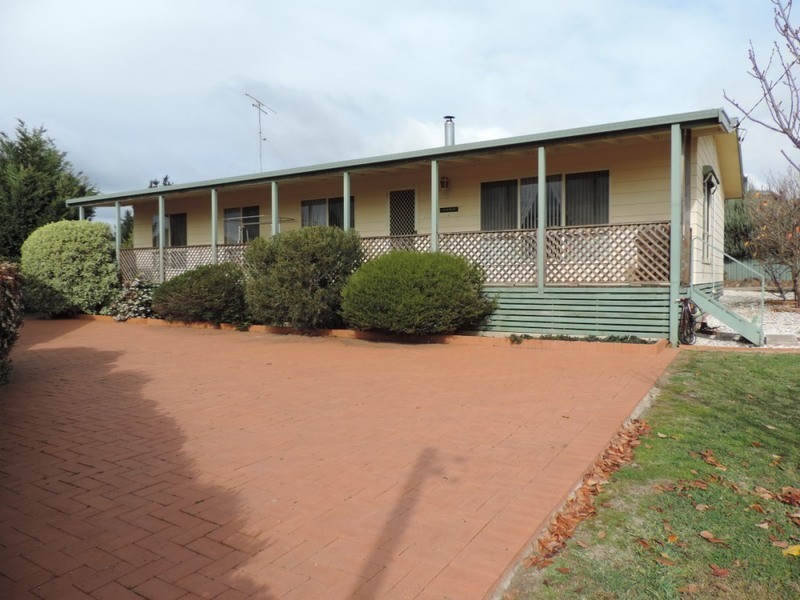 14 Willis Street, Crookwell NSW 2583