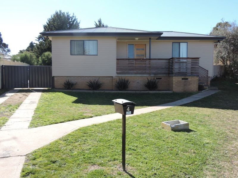 4 Caoura Crescent, Goulburn NSW 2580