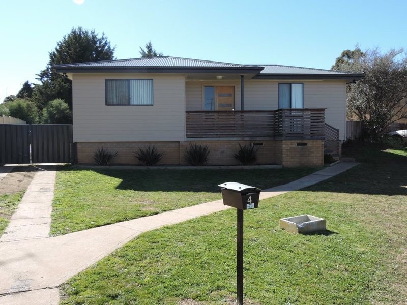 4 Caoura Crescent, Goulburn NSW 2580