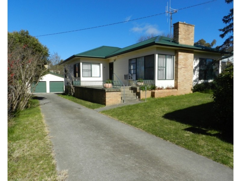 30 Garfield Avenue, Goulburn NSW 2580