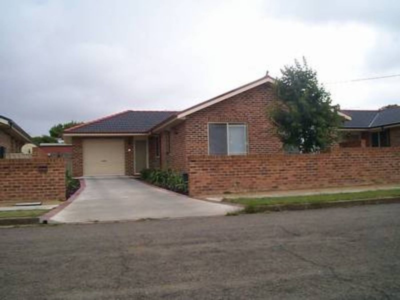 8 Brownhill Street, Goulburn NSW 2580