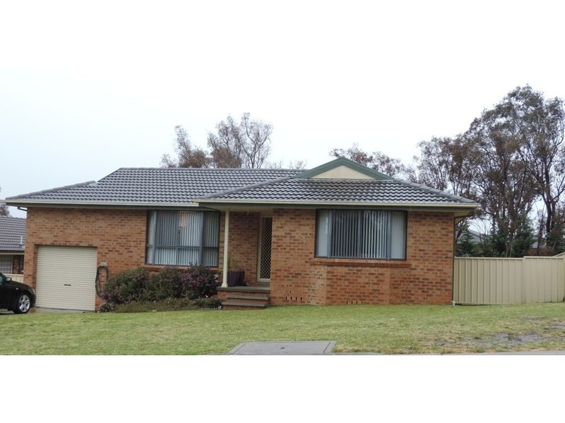 6 Ivy Lea Place, Goulburn NSW 2580