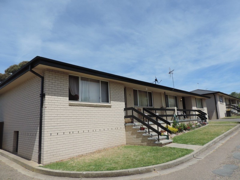 4/13a Cowper Street, Goulburn NSW 2580