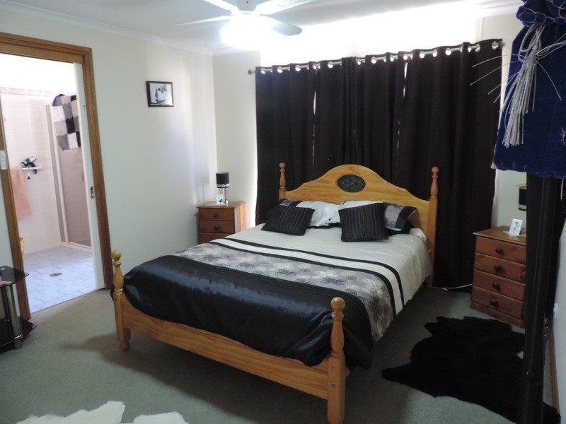 22 Saxby Street, Gunning NSW 2581