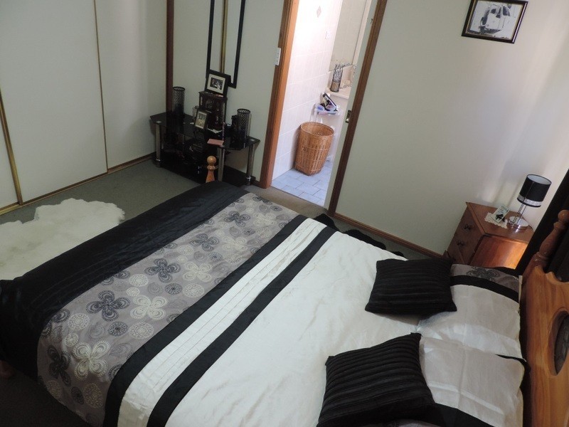 22 Saxby Street, Gunning NSW 2581