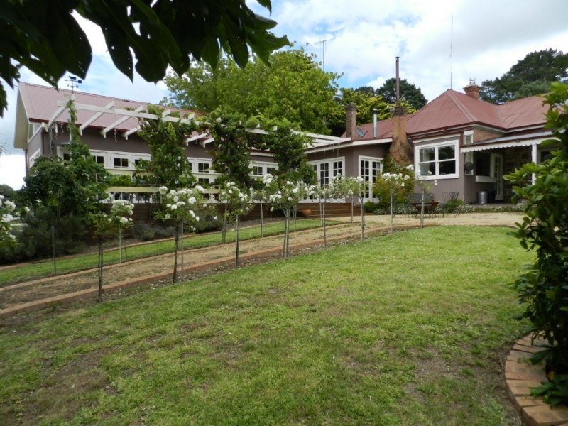 “Grathawai” 5994 Oberon Road, Taralga NSW 2580