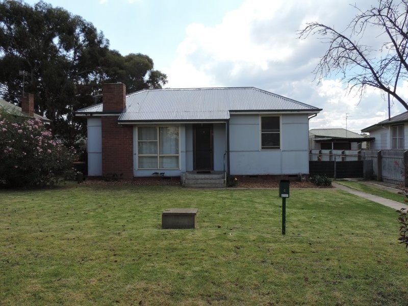 9 Darcy Crescent, Goulburn NSW 2580