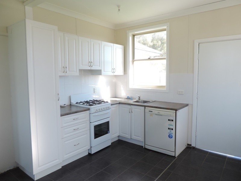 9 Darcy Crescent, Goulburn NSW 2580