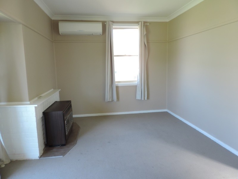 9 Darcy Crescent, Goulburn NSW 2580