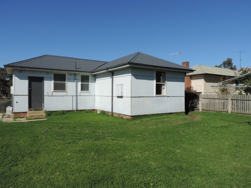 9 Darcy Crescent, Goulburn NSW 2580