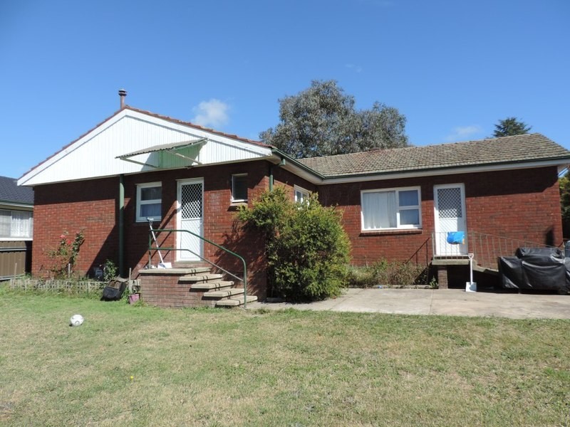 8 Pitt Street, Goulburn NSW 2580