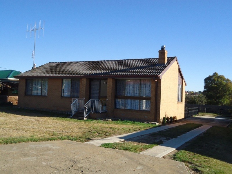 25 Brooklands Street, Crookwell NSW 2583