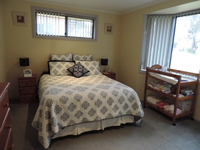 6 Ivy Lea Place, Goulburn NSW 2580