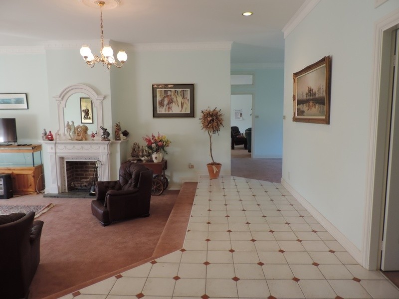 4 Oakwood Avenue, Goulburn NSW 2580