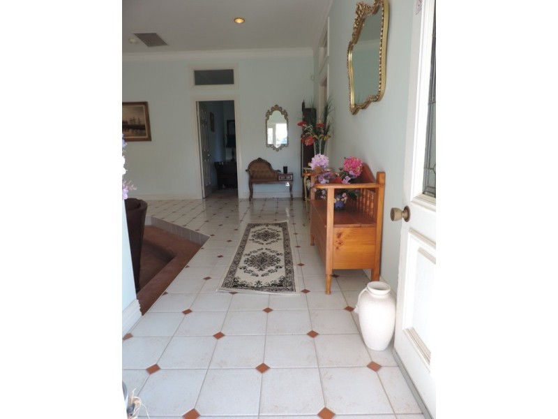 4 Oakwood Avenue, Goulburn NSW 2580