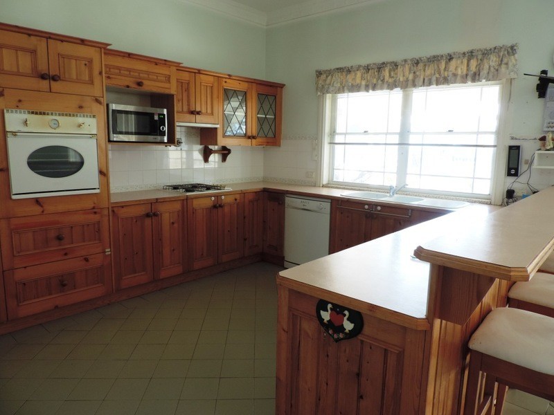 4 Oakwood Avenue, Goulburn NSW 2580