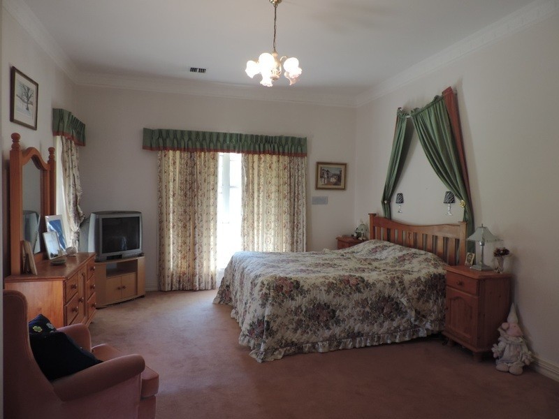 4 Oakwood Avenue, Goulburn NSW 2580