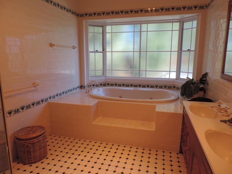 4 Oakwood Avenue, Goulburn NSW 2580