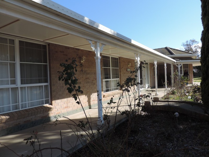 4 Oakwood Avenue, Goulburn NSW 2580