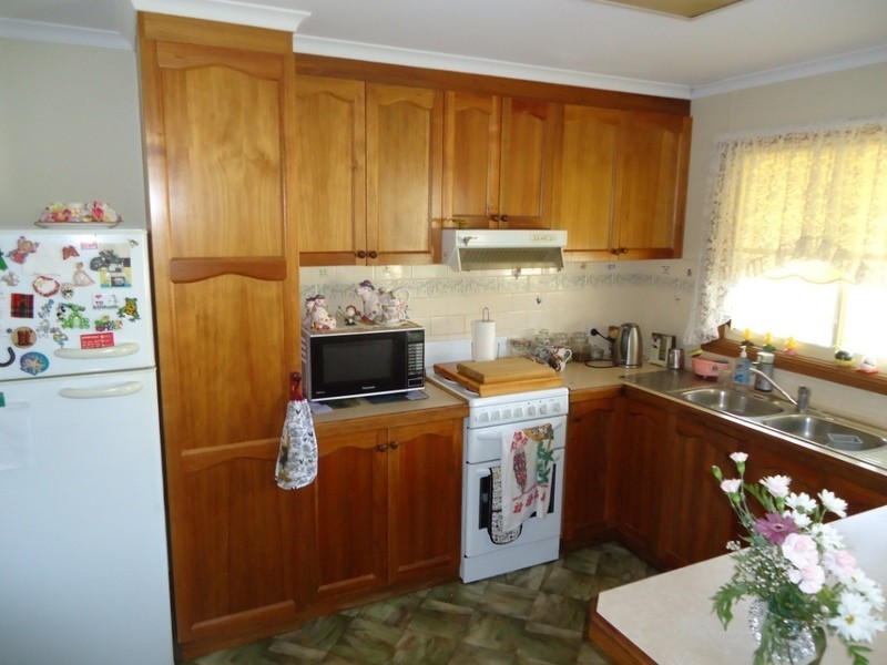 5 Caledonia Street, Grabben Gullen NSW 2583