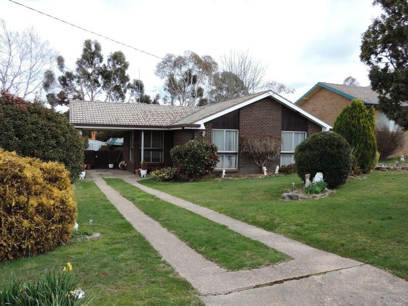 61 Wade Street, Crookwell NSW 2583